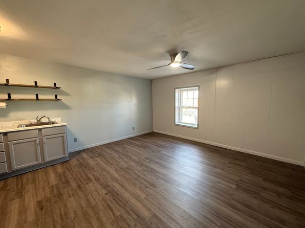 648 1/2 Main St APT 1