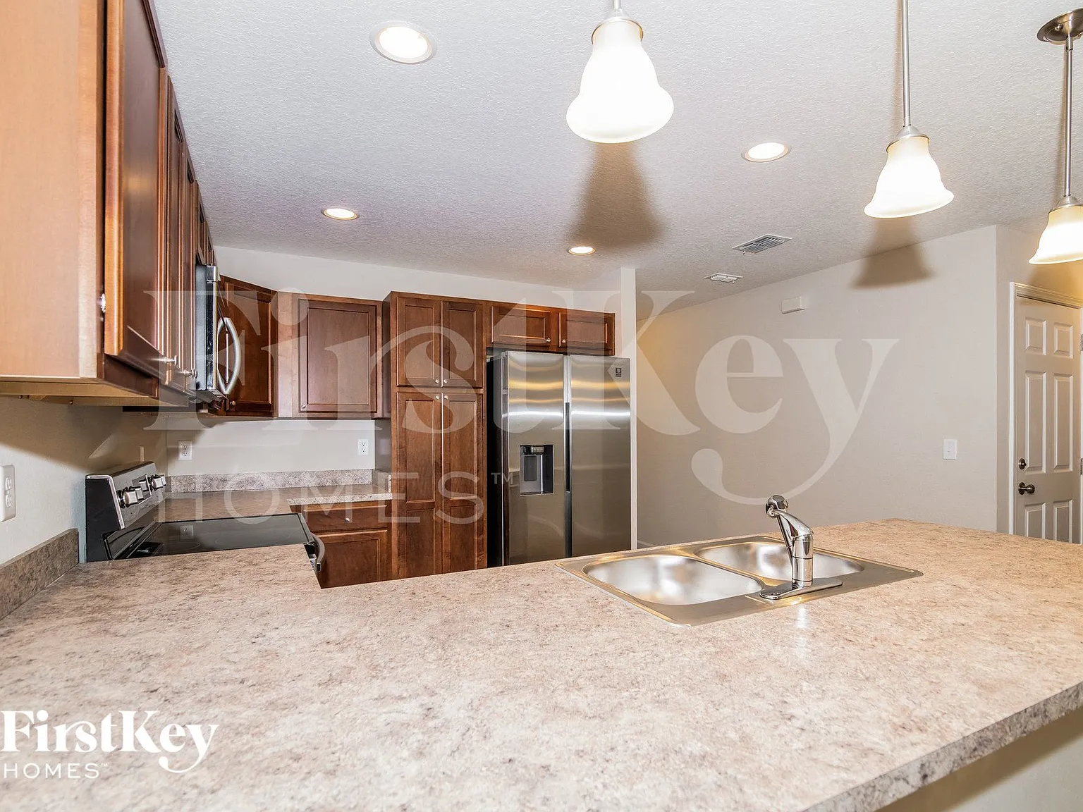 3 bed, 2.0 bath, 1280 sqft, $1,945 — Photo 4
