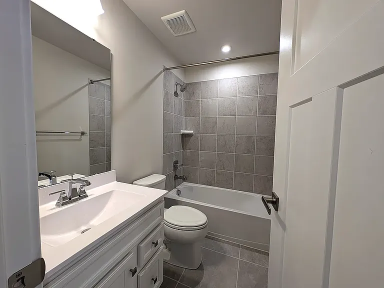 723 Kalmar Ln — Photo 20