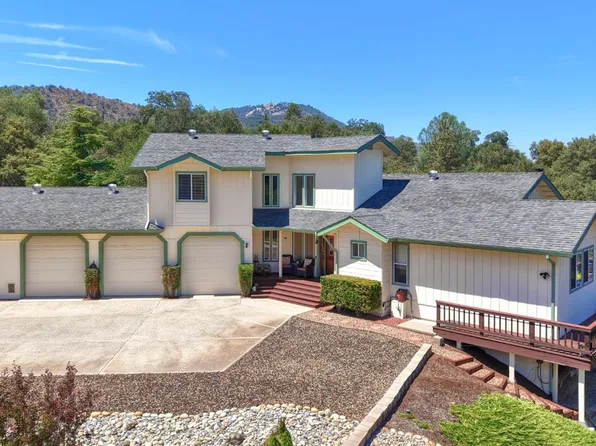 38393 Crestview Ln, Oakhurst, CA 93644