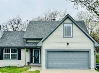 921 Village St, Leavenworth, KS 66048