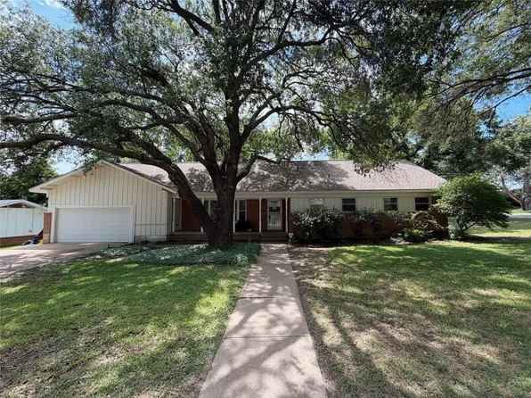 3100 Cortez Dr, Fort Worth, TX 76116