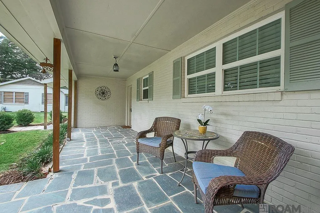 3 bed, 1644 sqft, $3,000 — Photo 2