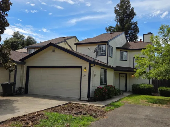 2717 Hoffman Woods Ln, Carmichael, CA 95608