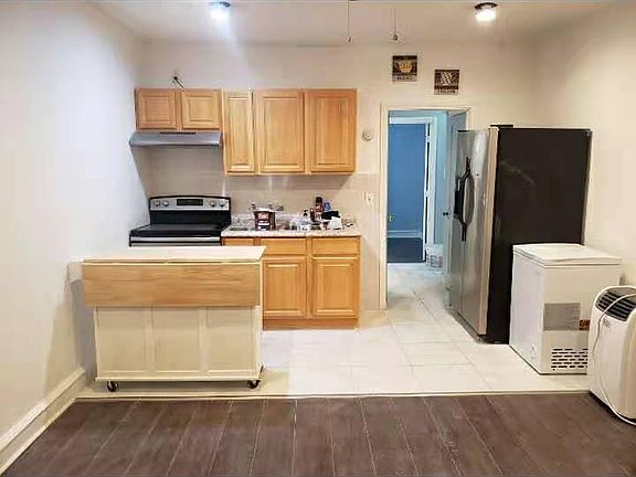 4th image of 3442 Chippendale Ave #1F