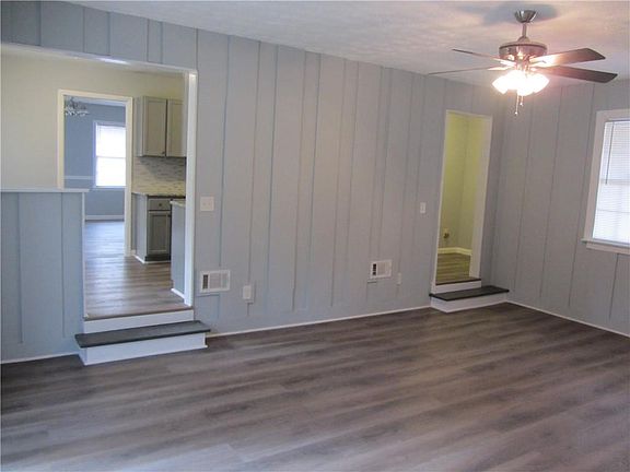 3rd image of 6265 Saddlewood Dr