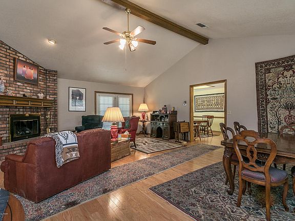 3rd image of 12 Northridge Dr
