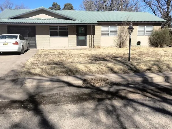 716 W 16th St, Portales, NM 88130