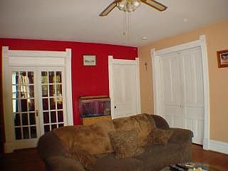 3rd image of 486 Ashland Ave