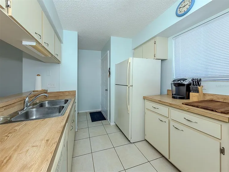 217 Airport Ave W #216 — Photo 20