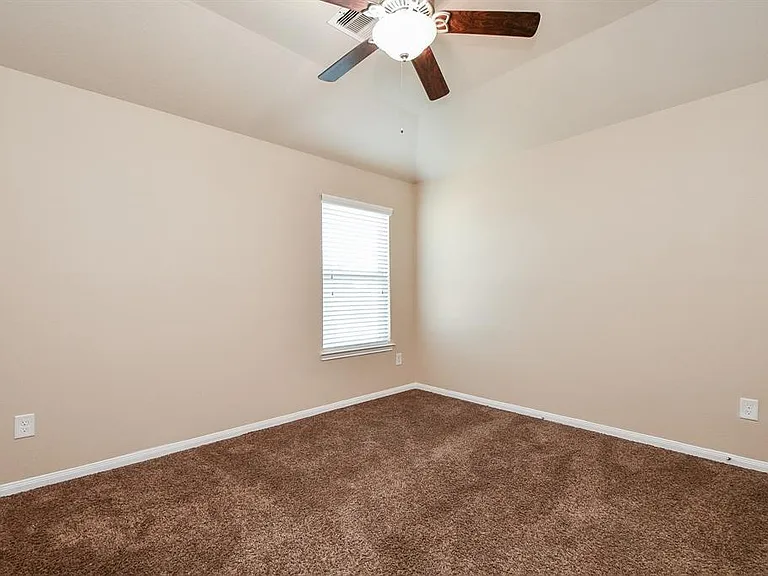 19311 Vermillion Ct — Photo 20
