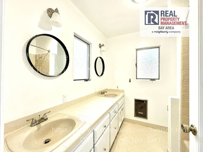 1087 Embarcadero Rd — Photo 15