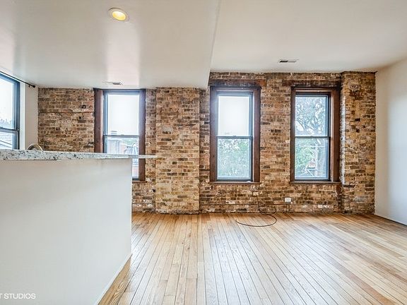 4th image of 1048 W Dickens Ave APT 21