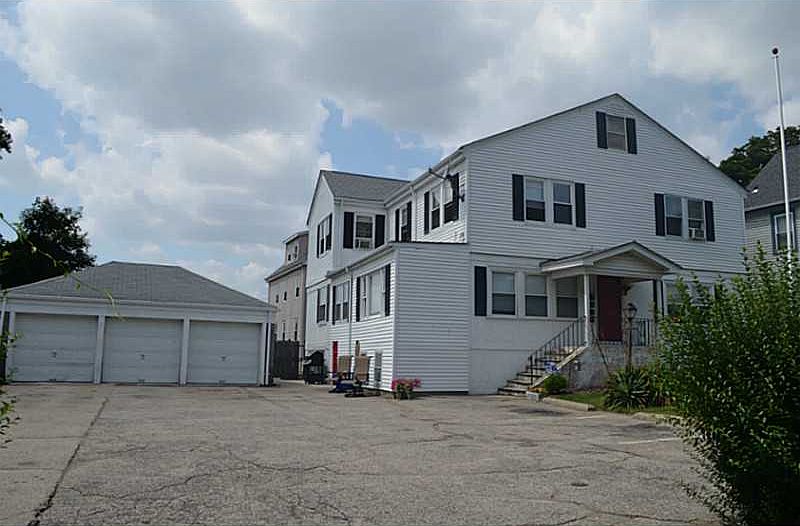 1st image of 10 Woodland Ave