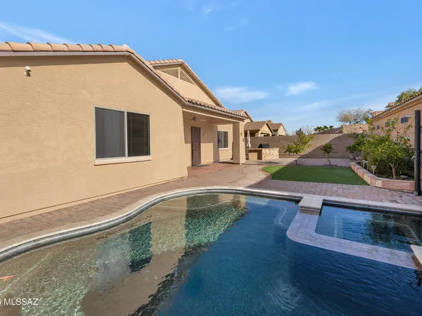 7033 W New Blossom Trl, Tucson, AZ 85743