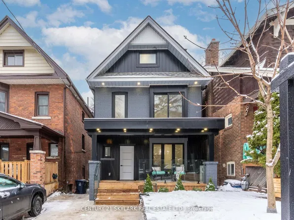 208 Gainsborough Rd, Toronto, ON M4L 3C6