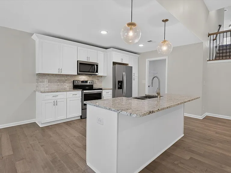 513 Wingfield Ct — Photo 13