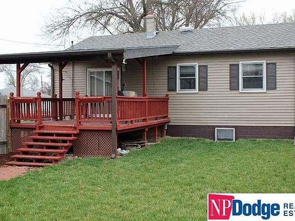2nd image of 909 Hopkins Dr
