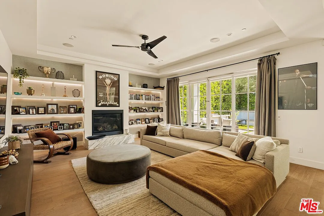 5 bed, 5.5 bath, 3486 sqft, $12,500 — Photo 4