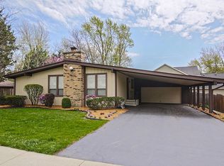 207 E 56th St, Westmont, IL