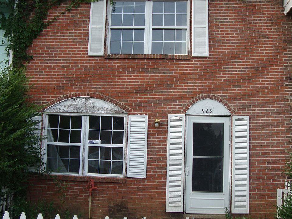 1st image of 923 Bellows Ave