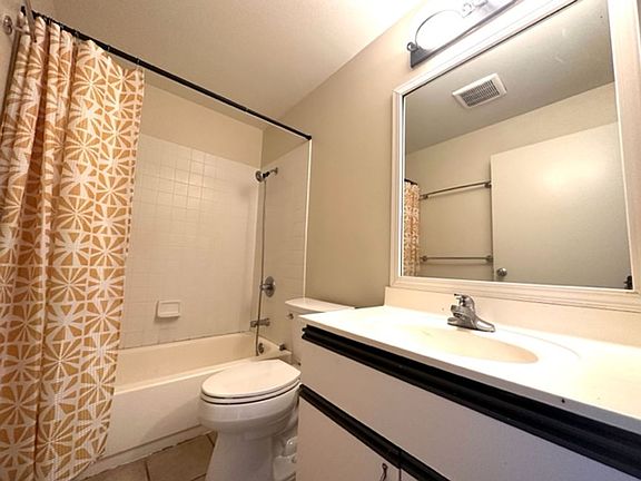 5th image of 95-877 Wikao St APT D105