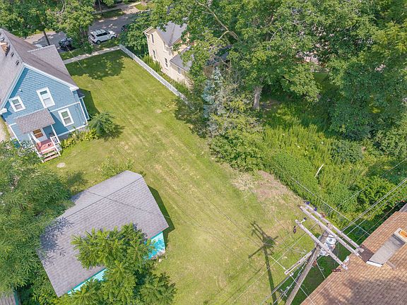 3rd image of 517 2nd St