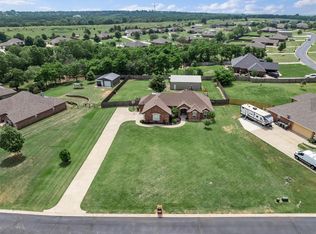 1825 Preakness Path, Guthrie, OK 73044