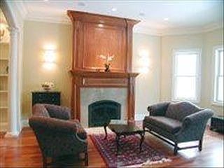 1st image of 4032 N Hermitage Ave #1