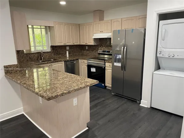 4245 NW 5th St #1B, Miami, FL 33126