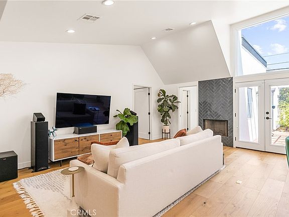 5th image of 205 Laurel Ave
