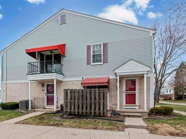 24704 Meadow Ln, Harrison Township, MI 48045