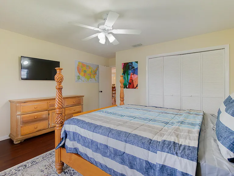 6130 Francis St — Photo 17