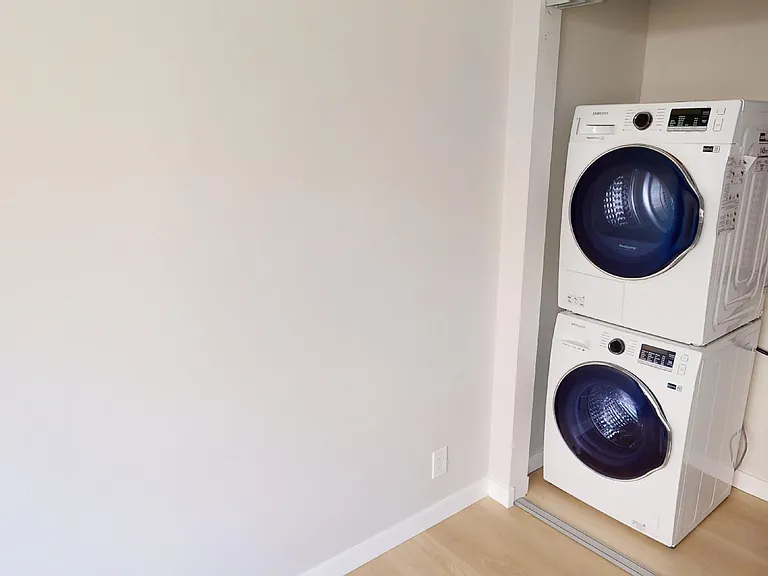 1885 Barclay St #208 — Photo 6