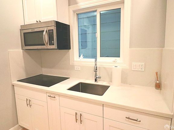 3rd image of 1605 Fulton St #B