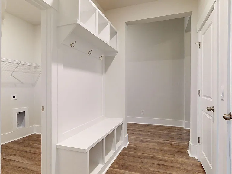 510 Edgewater Way — Photo 22