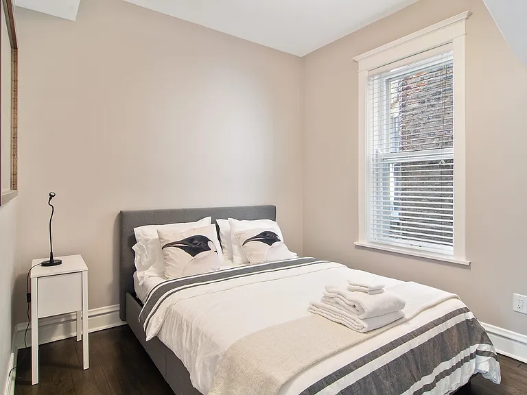 1052 N Leavitt St #2 — Photo 6