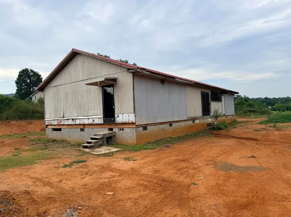 1665 Cosby Hwy, Newport, TN 37821
