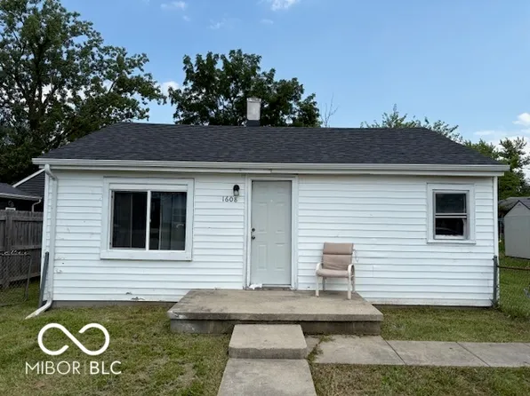 1608 N Macedonia Ave, Muncie, IN 47303