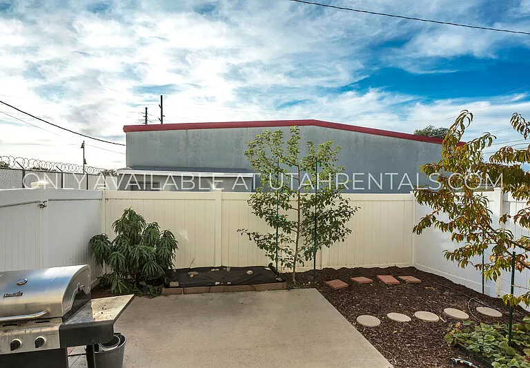 1342 S 1370 E — Photo 4