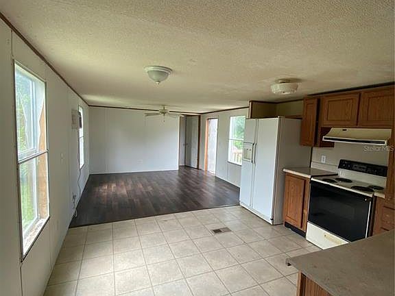 5th image of 15475 Lime Dr