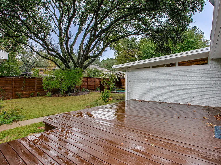 5815 Walnut Hill Ln — Photo 49