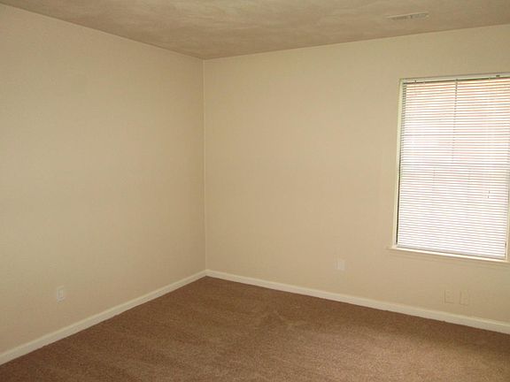 4th image of 4648 Hardy Dr APT B