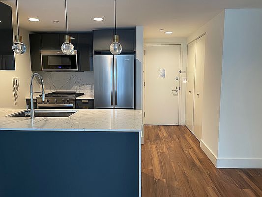 4th image of 22 E 1st St APT 510