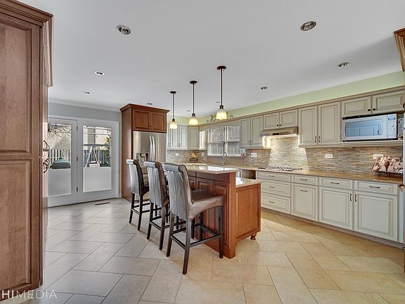 5th image of 819 Brentwood Dr