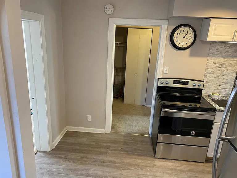 2720 Emerson Ave S #1 — Photo 11