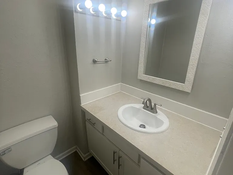 8895 N Swan Rd — Photo 6