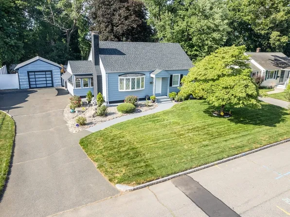 12 Kenway Dr, Springfield, MA 01104