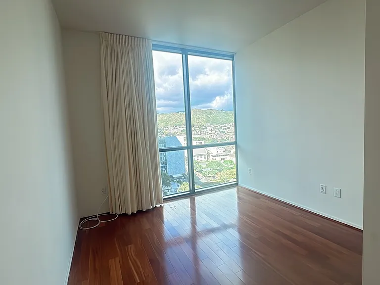 1199 Bishop St #16B — Photo 6