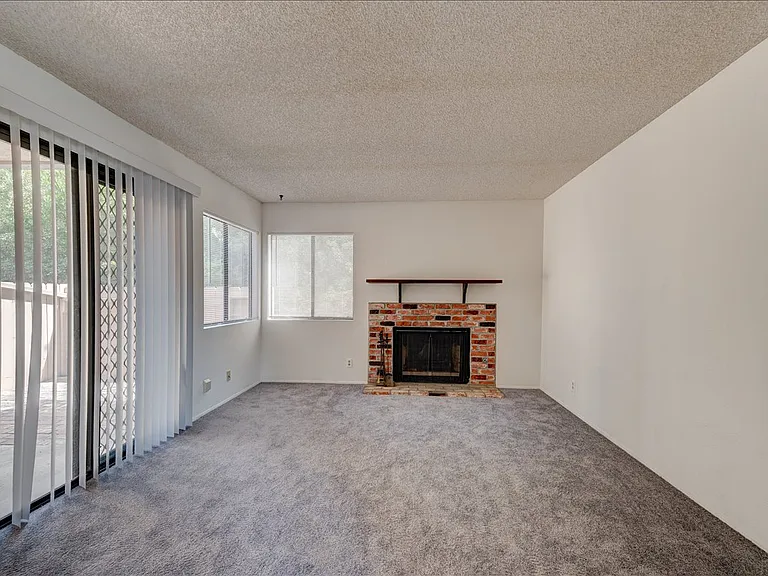 2914 Alwood Ct — Photo 5